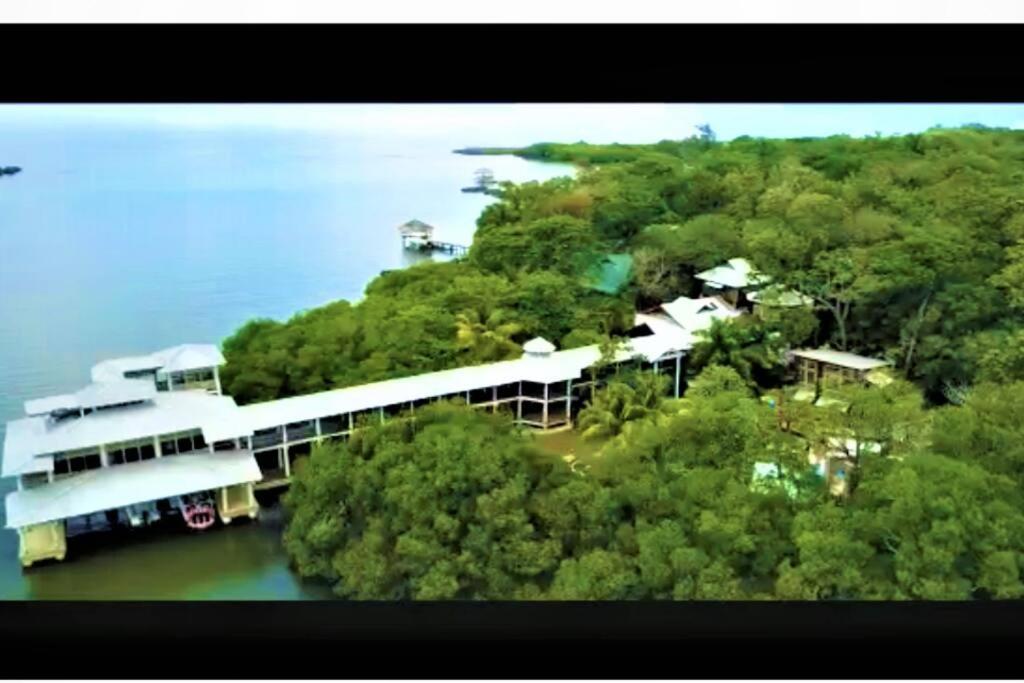 The Dock Resort Over Water Retreat Вест-Энд Экстерьер фото