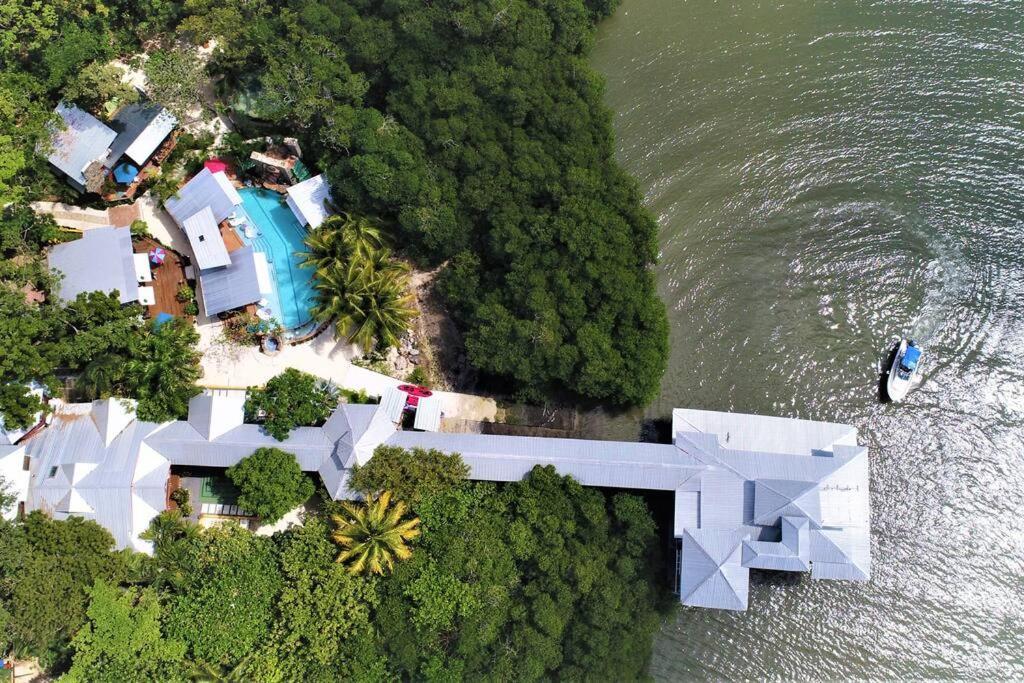 The Dock Resort Over Water Retreat Вест-Энд Экстерьер фото