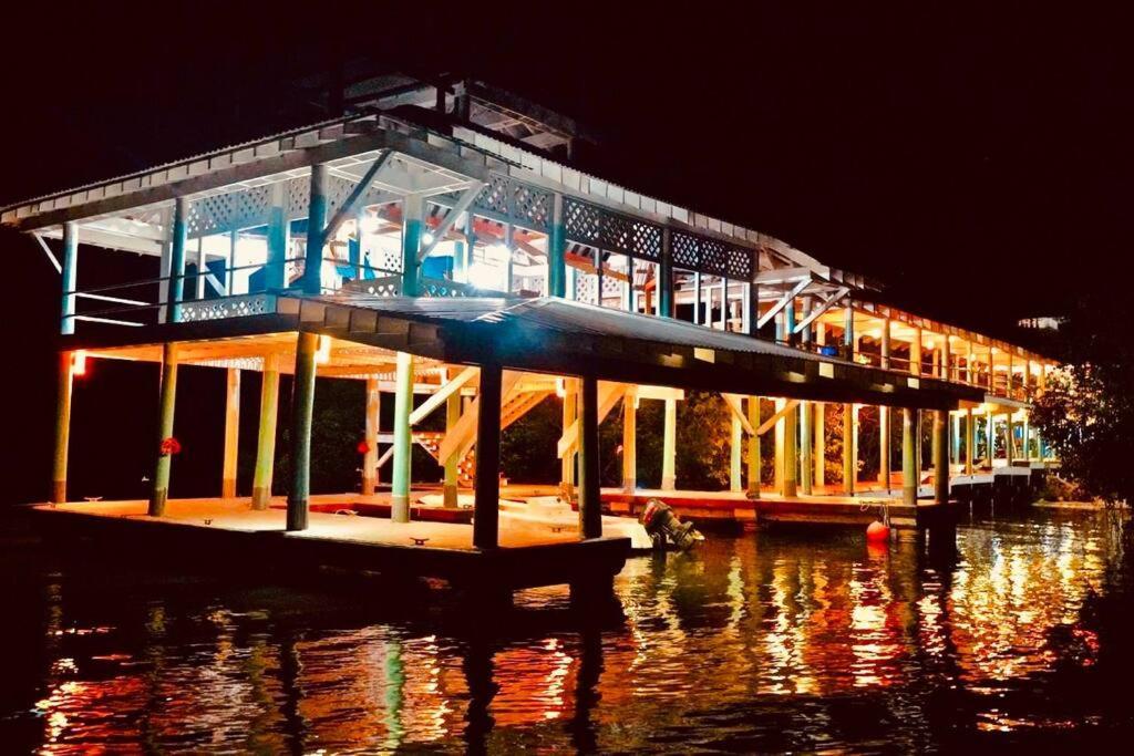 The Dock Resort Over Water Retreat Вест-Энд Экстерьер фото